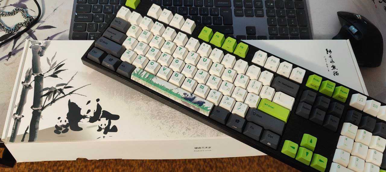 Клавіатура Varmilo MA108M Panda Varmilo EC Rose V2