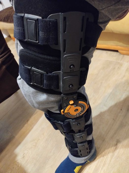 Orteza stabilizator stawu  kolanowego.