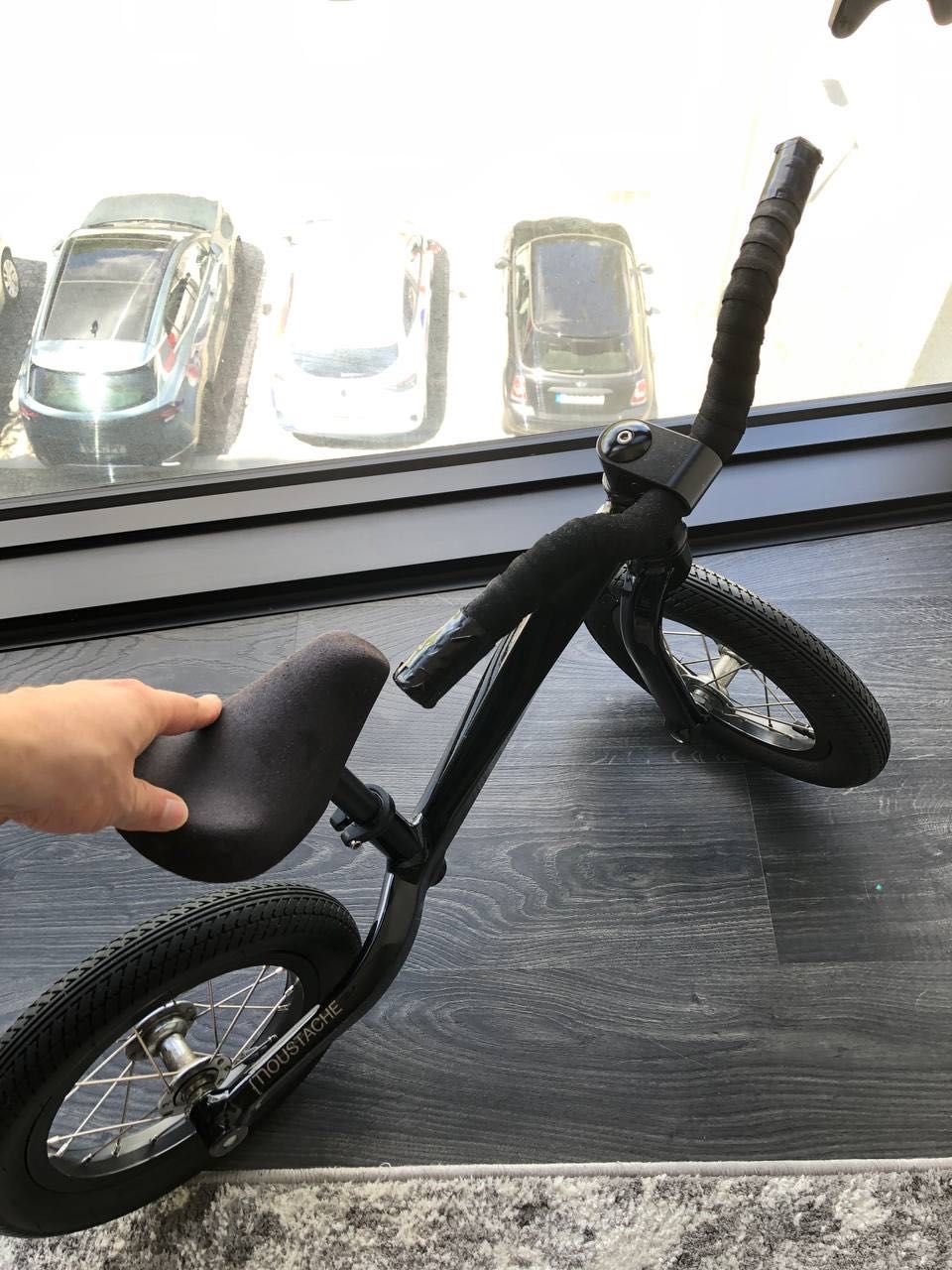 Bicicleta de equilíbrio infantil Moustache