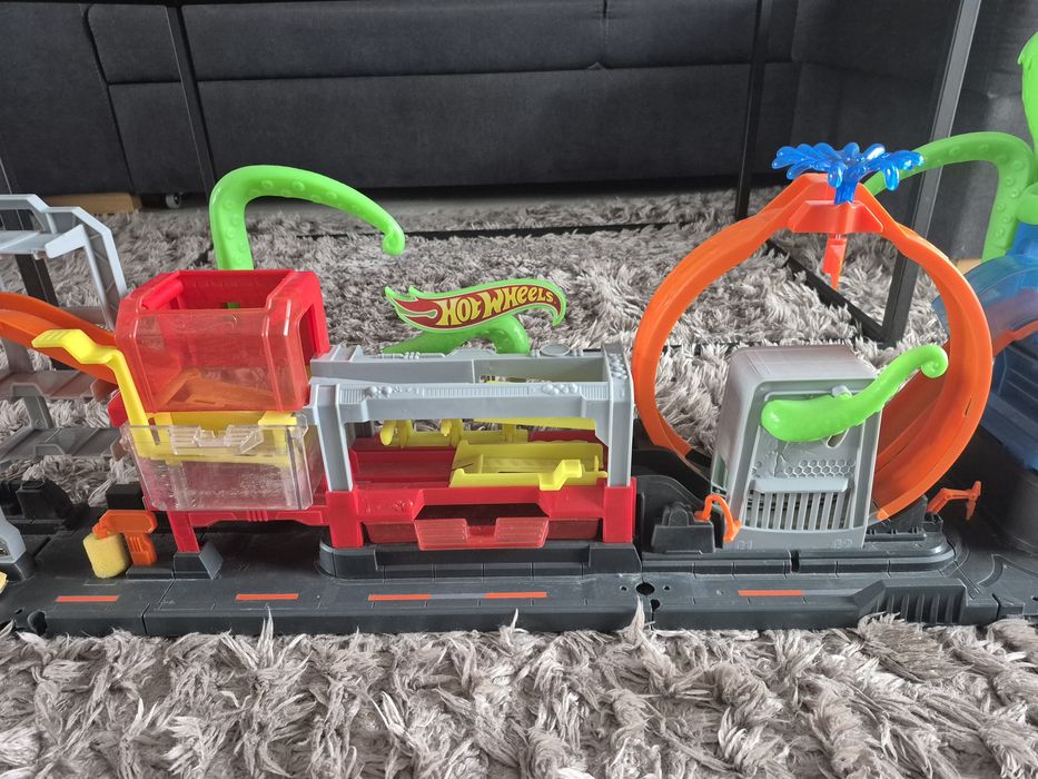 Hot whelees atak osmiornicy myjnja