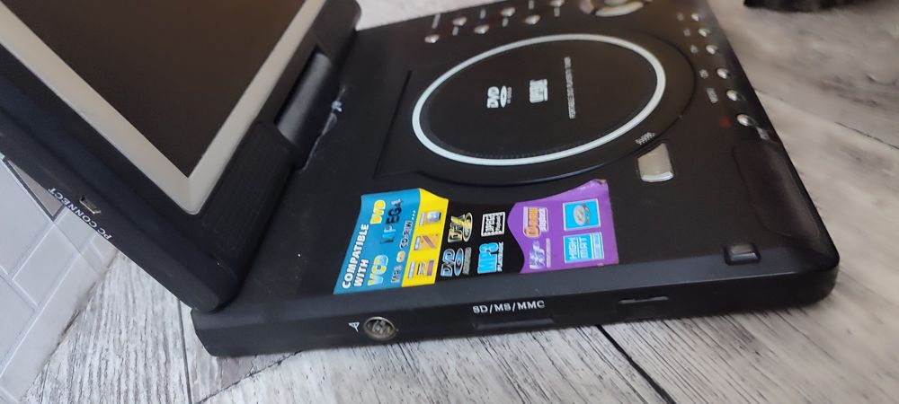 Портативный ДВД плеер Opera