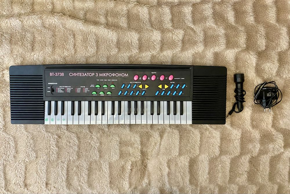 Синтезатор дитячий з мікрофоном BT-3738