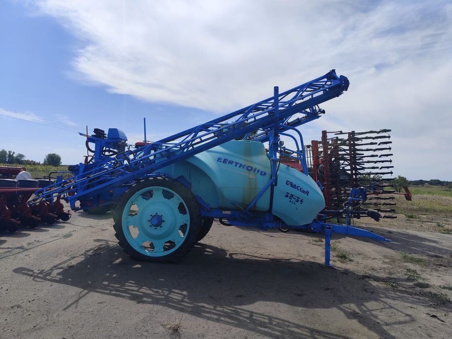 Продам оприскувач Berthoud Tracker 3200