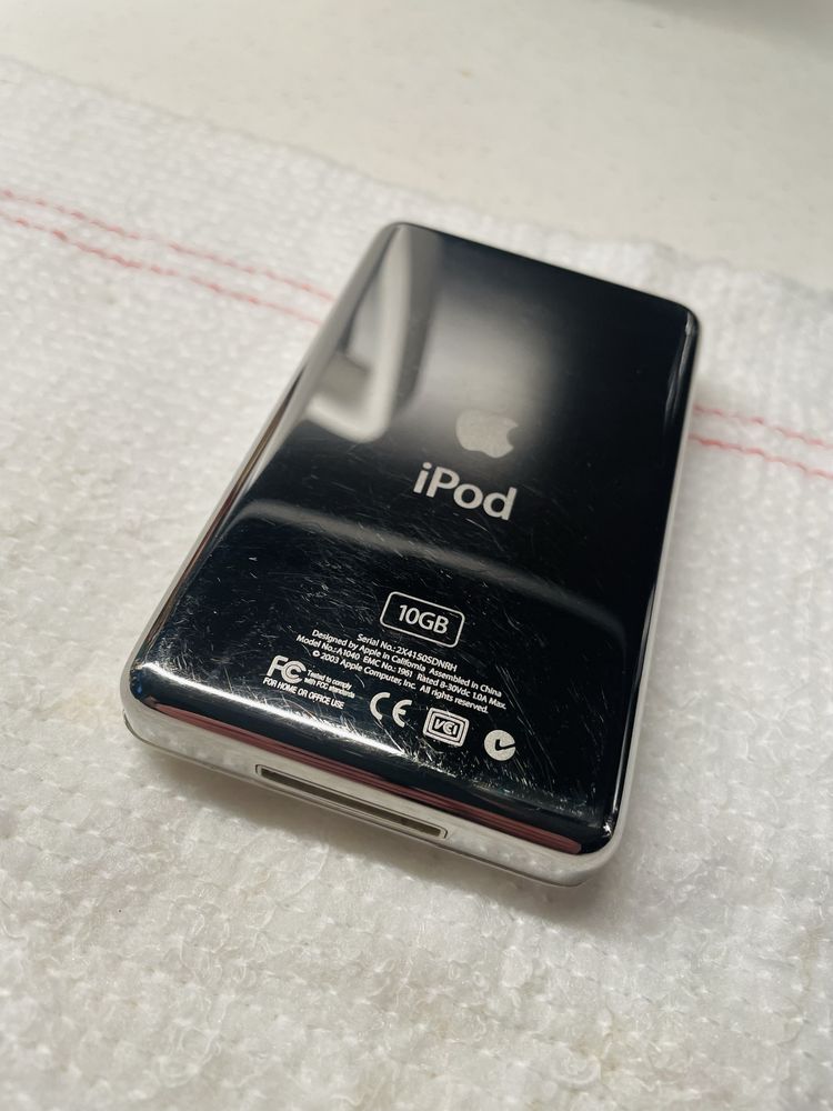 iPod classic 3rd gen. Nieużywany. Świetny stan.
