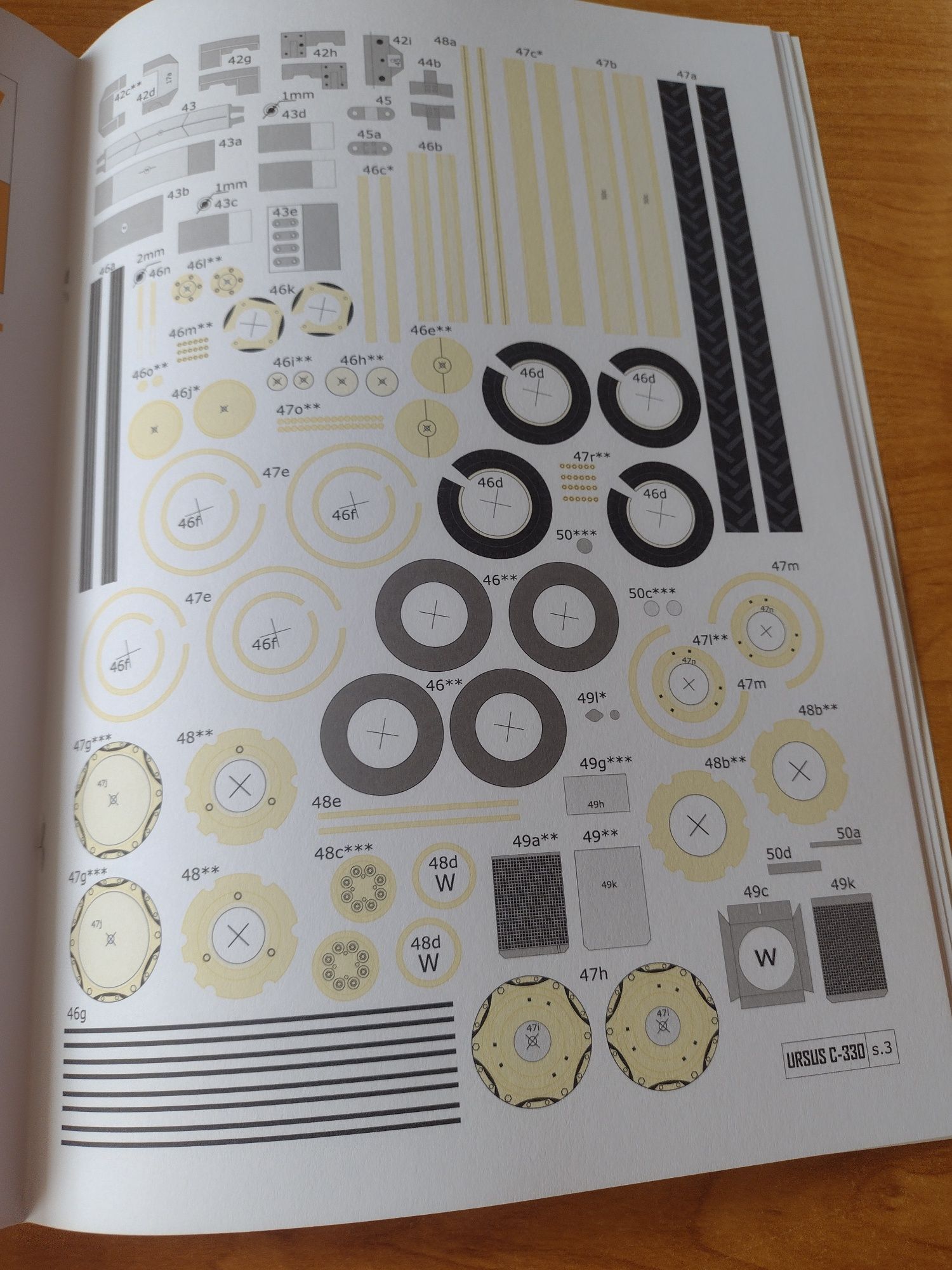 Model kartonowy Answer ursus c 330