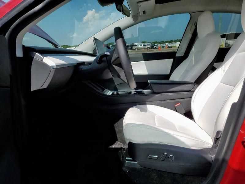 Tesla Model Y 2021 14800$