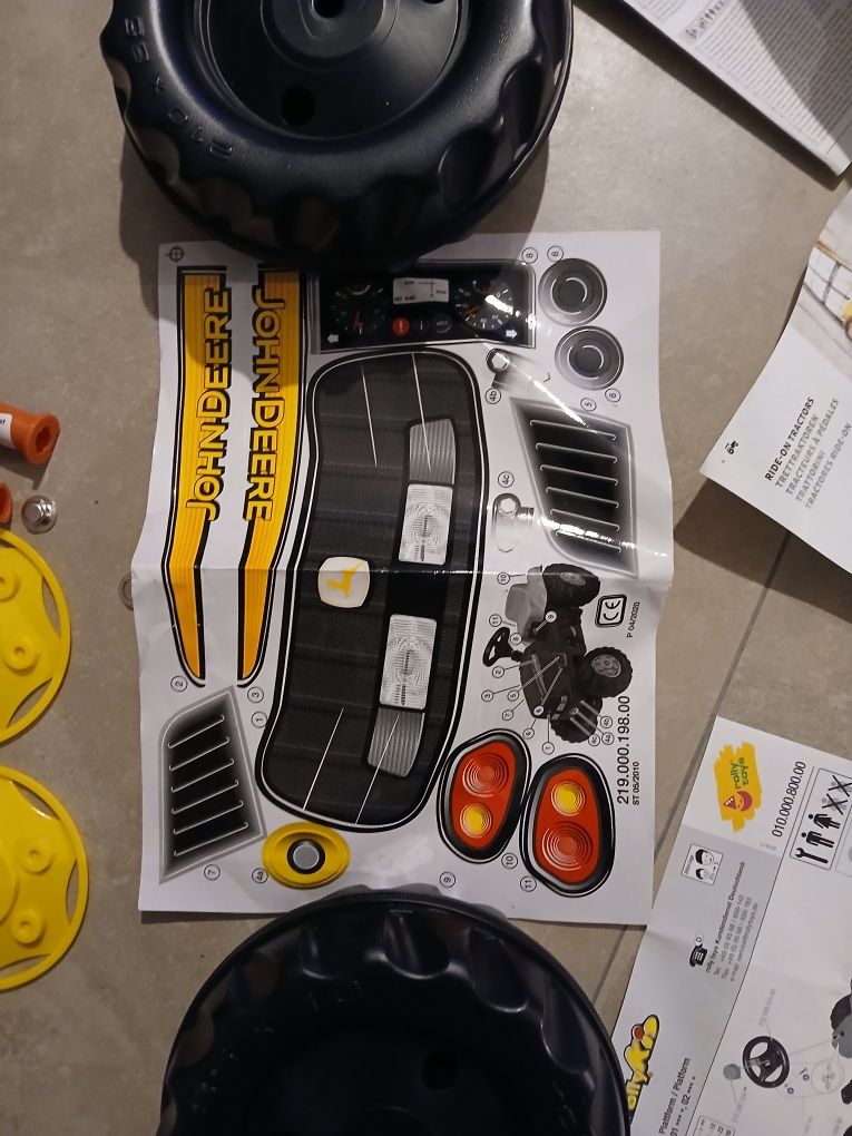 Gokart traktor john deere 2-4 z przyczepką rolly toys