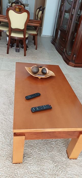 Mesa de centro em pinho mel