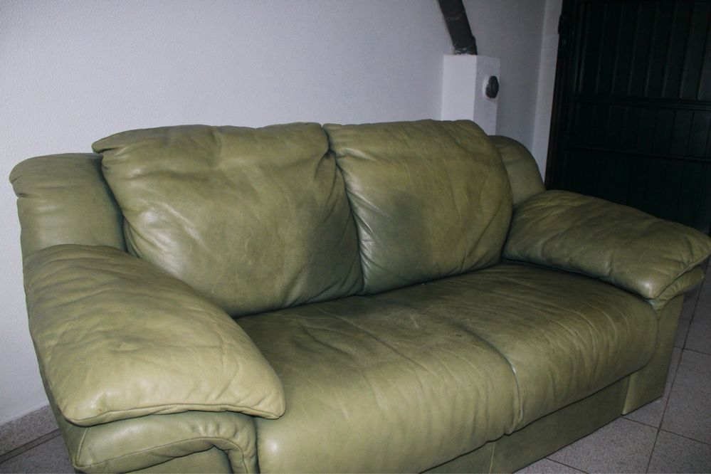 Sofa de pele verde