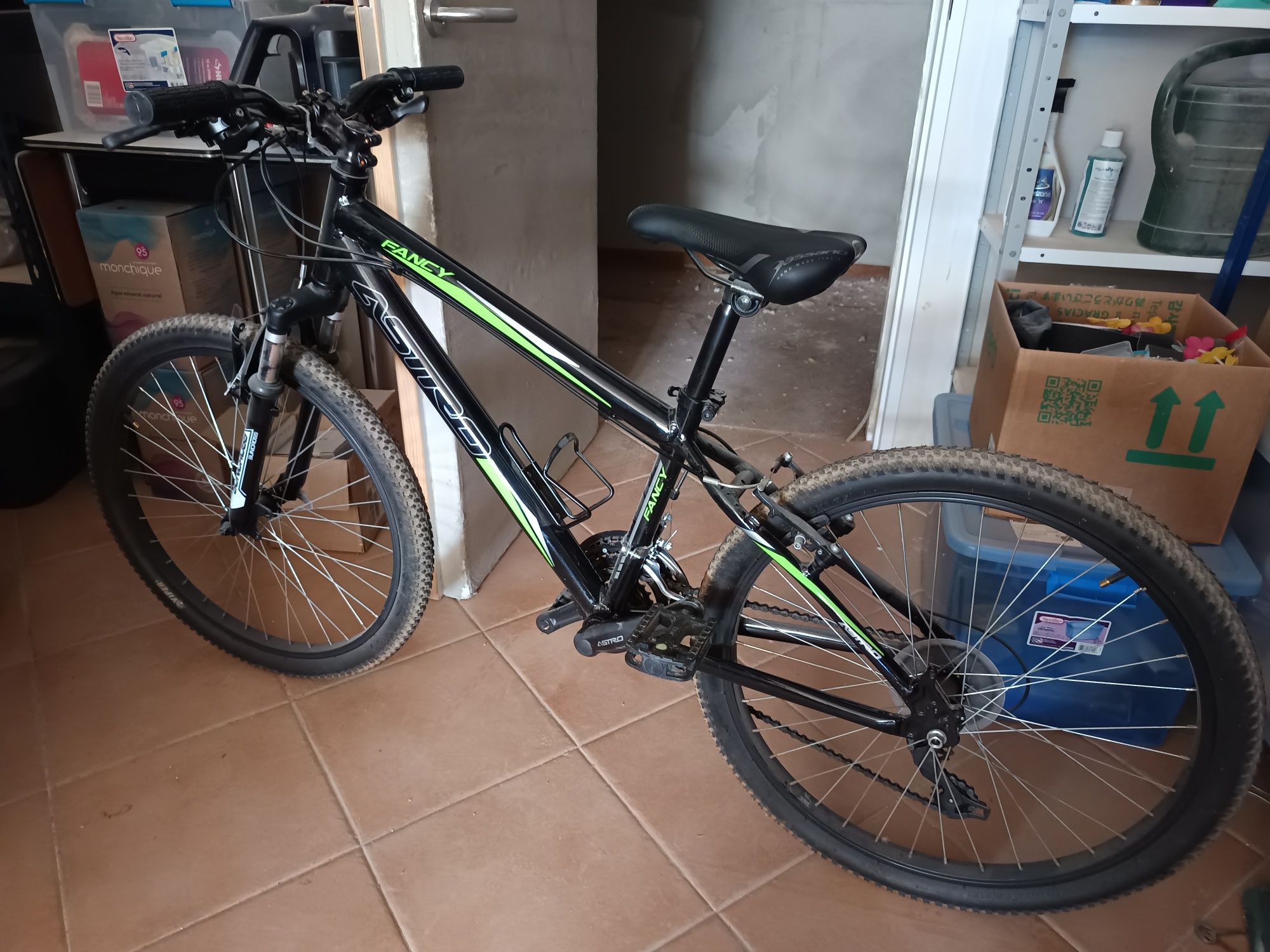 Bicicleta Astro tamanho 24
