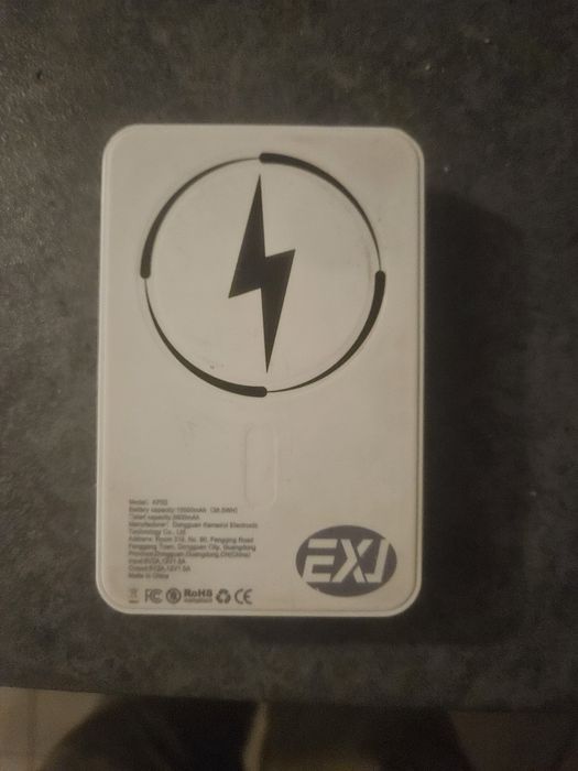 Power bank z opcją indukcji