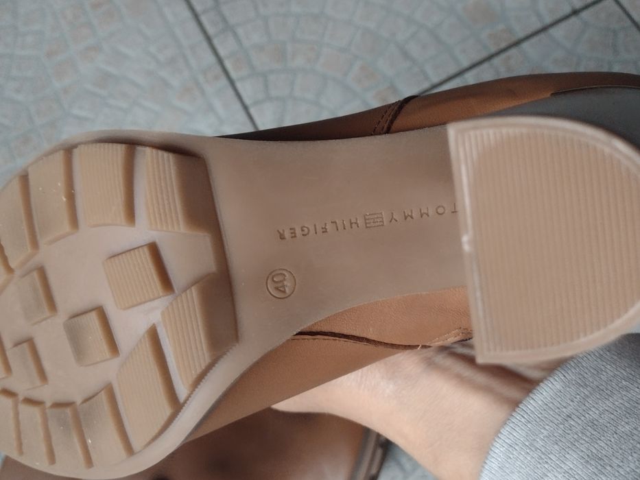 Tommy Hilfiger botki ze skóry naturalnej 40