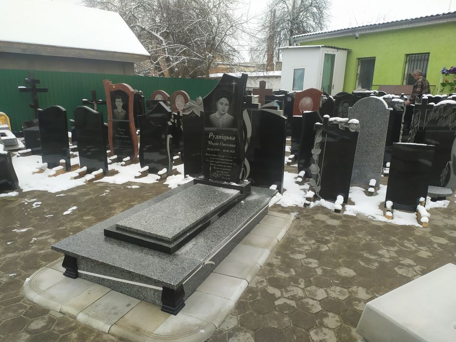 Изготовление, реставрация памятников. Все для похорон. Катафалк