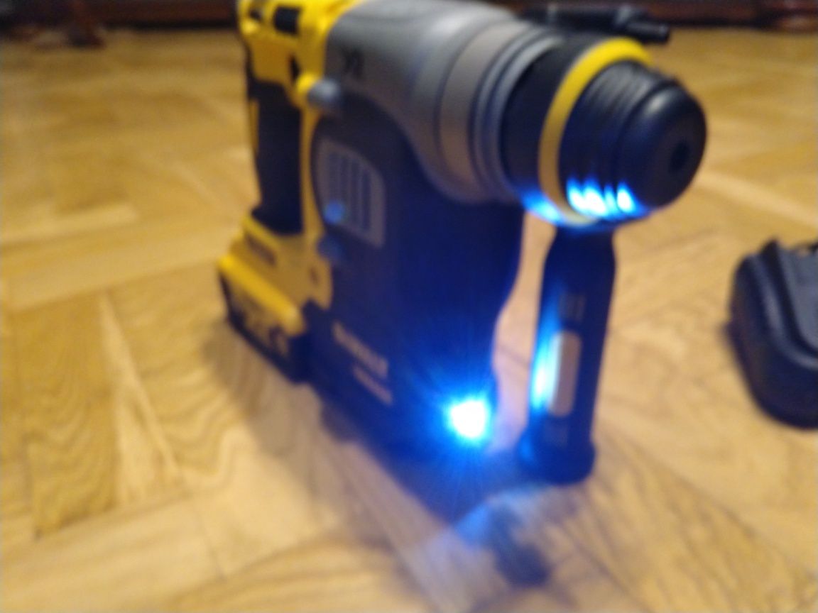 Młotowiertarka Młot Wiertarka Dewalt DCH273NT  5ah SDS + NOWY 2024
