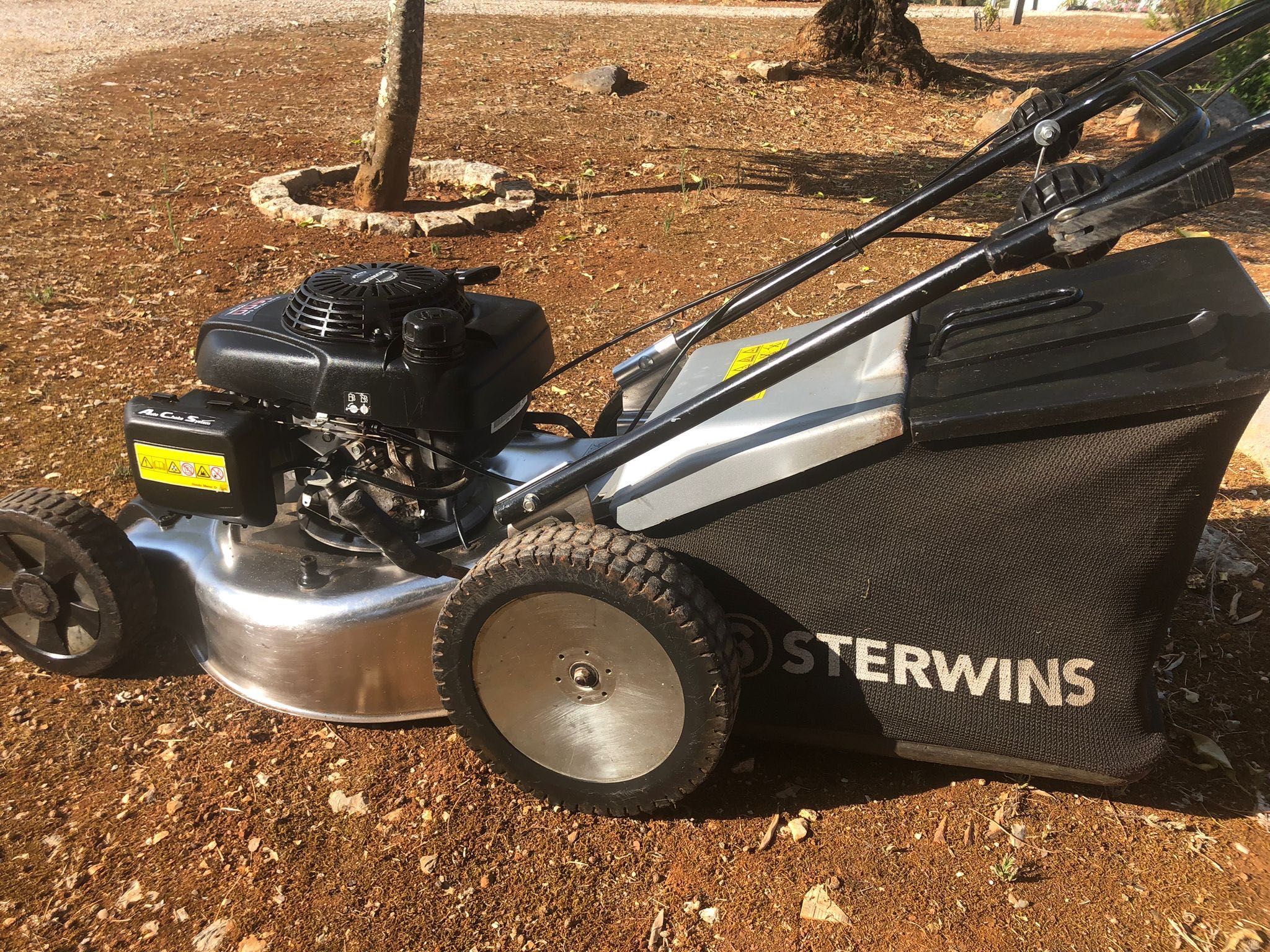 Corta-relvas Honda 160cc, Sterwins