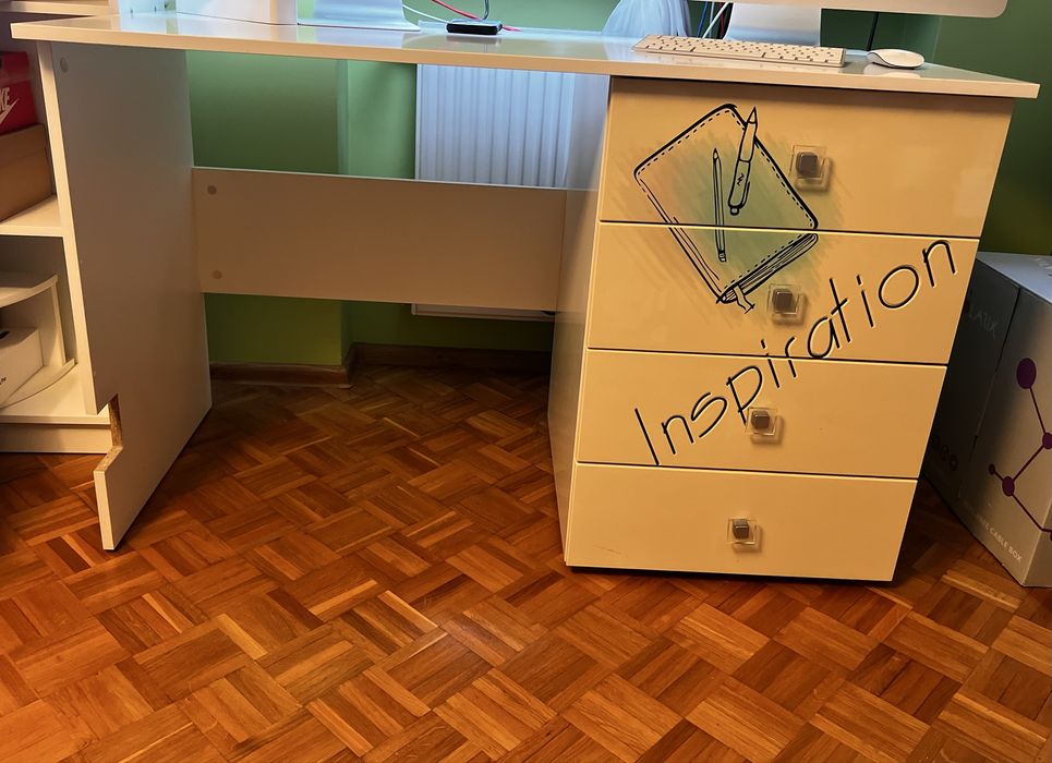 Meble młodzieżowe (biurko, szafa, komoda) dla nastolatki Modern