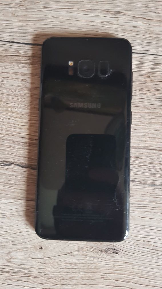 Samsung Galaxy S8 uszkodzony