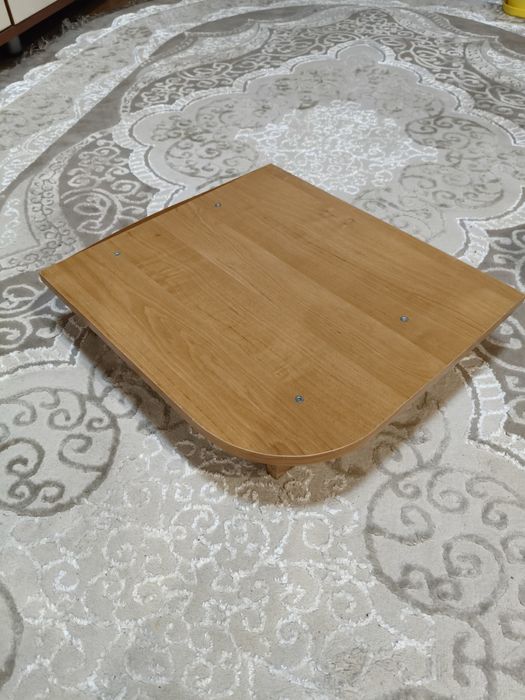 Підставка на письмовий стіл під монітор.