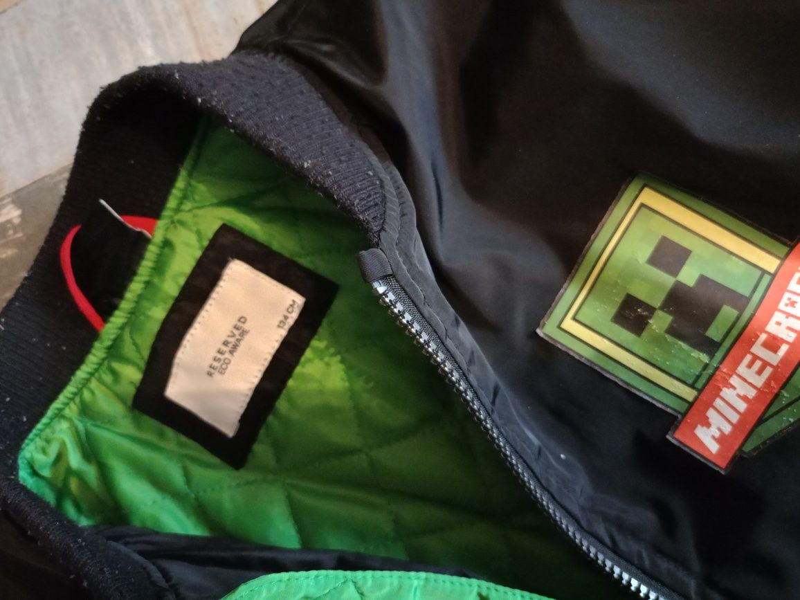 Kurtka z motywem Minecraft, bomberka Reserved