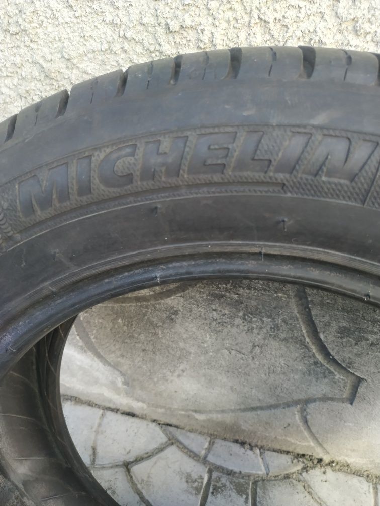 Шина безпарка одиночка  Michelin 195*60 R15.