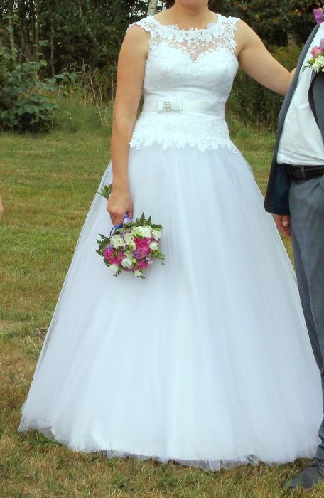 Ślubna suknia Księżniczka koronka