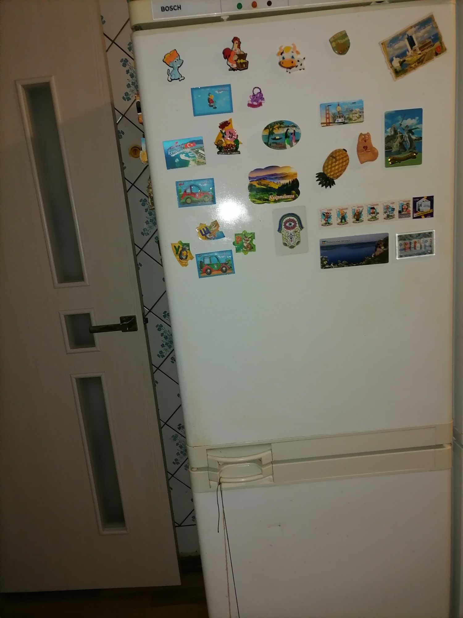 Продам холодильник б/у Bosch duo system с морозильной камерой