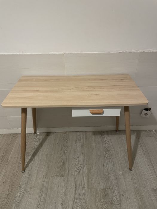 Secretaria Homy casa, perfeito estado