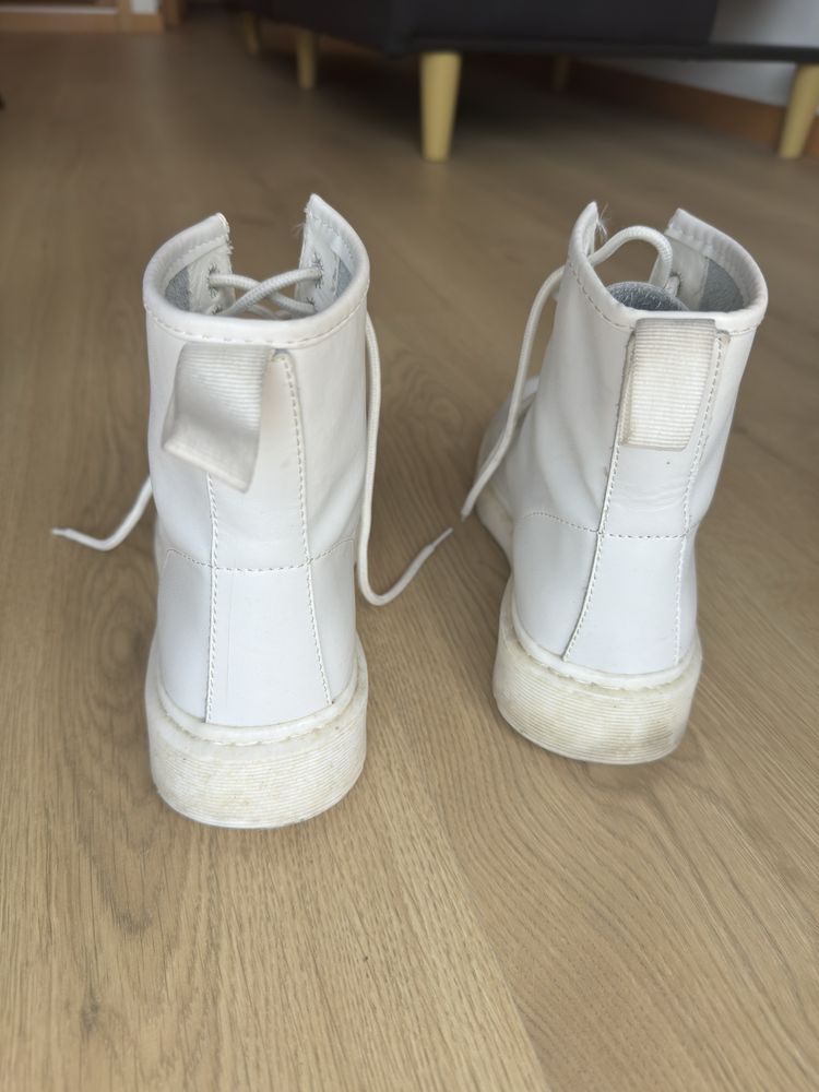 Botas botins pele branco estilo doc martens mono white