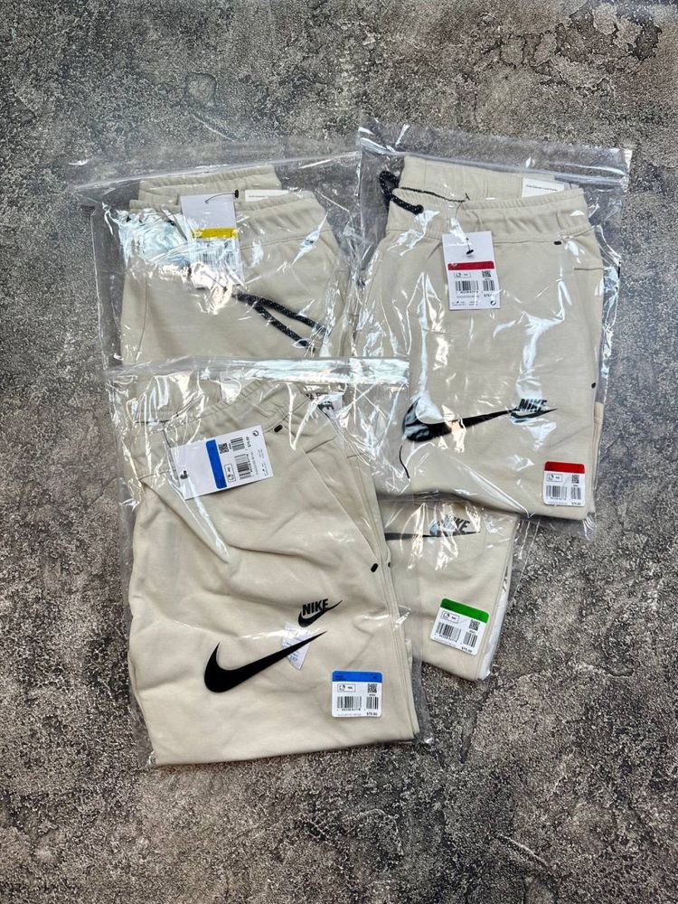 Шорти Nike Tech Fleece