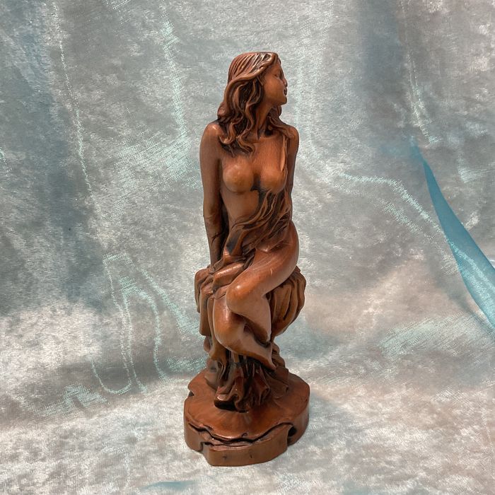 Escultura madeira exótica