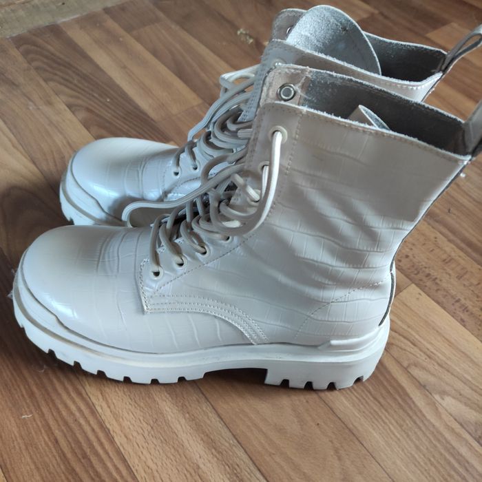 Челсі, чобітки estro 39 р.