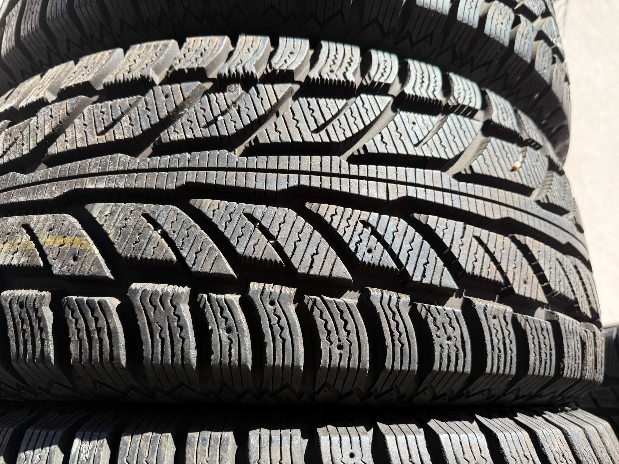 Komplet opon Cooper Weather-Master WSC 265/60r18 110T