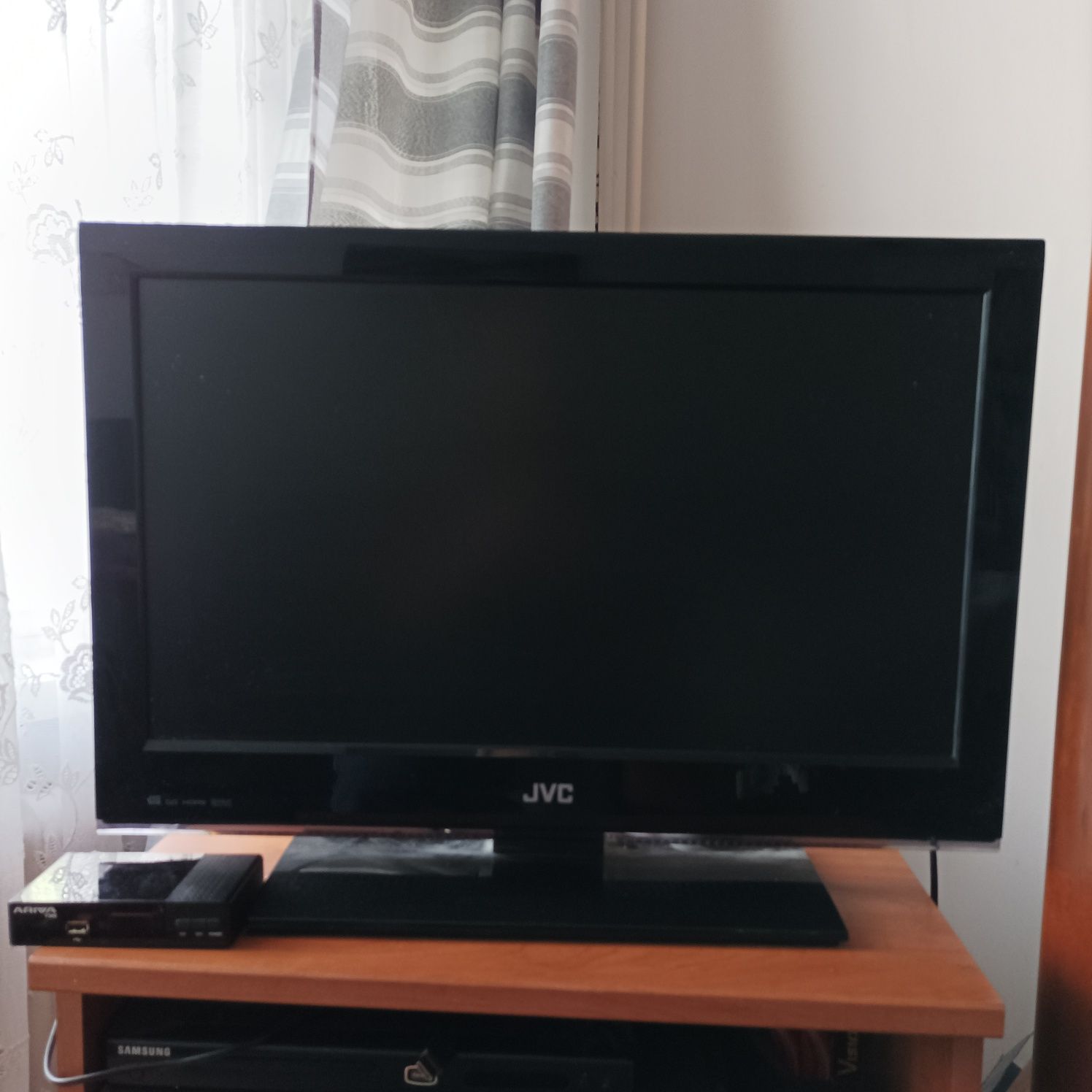 Telewizor JVC 26" LT-26HG45E stan bdb pilot dekoder ARIVA T30 DVB-T2