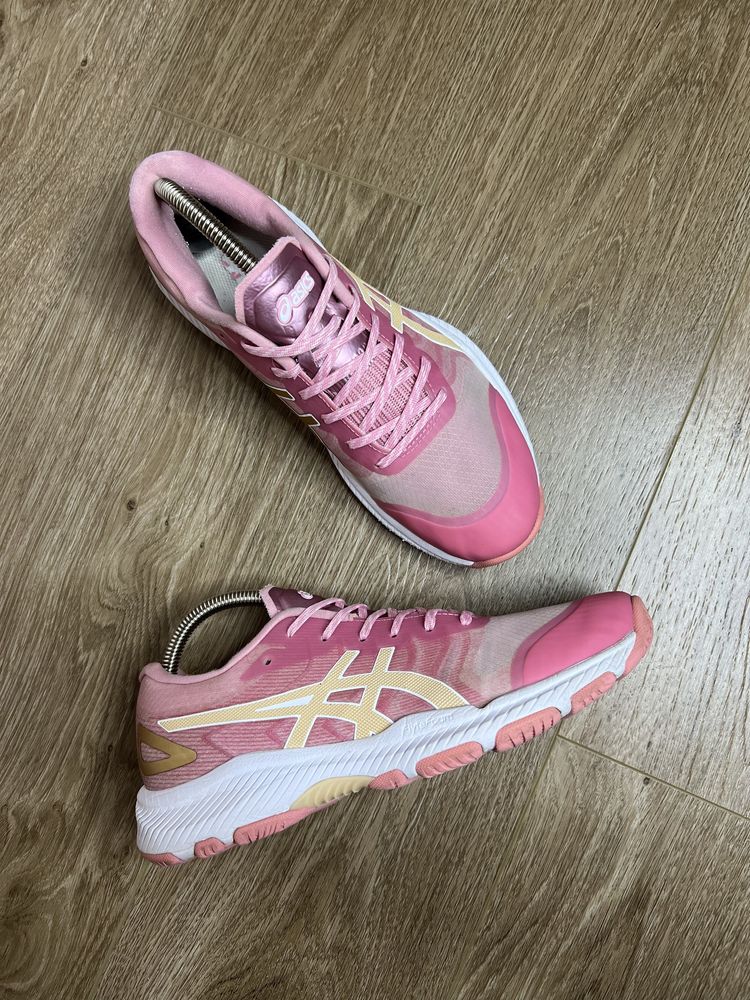 ПродамиБОМБЕЗНІ жіночі кросівки Asics Netburner Professional FF3