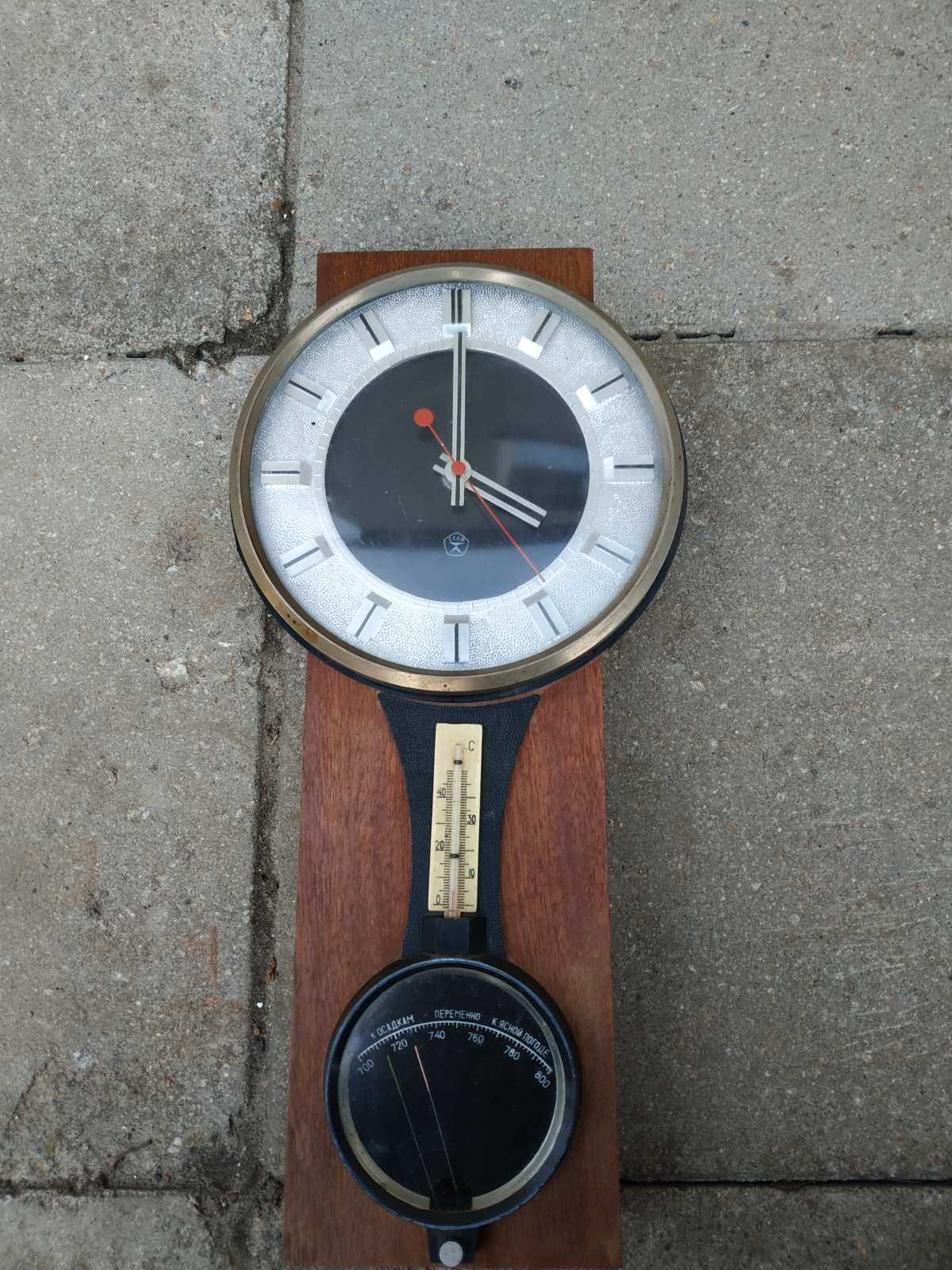 Часы настенные с барометром и термометром ссср