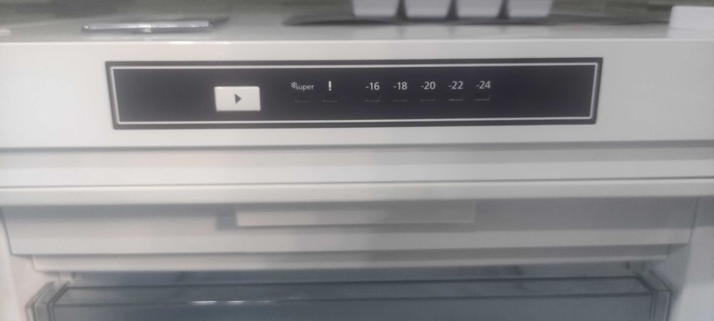 Морозильная камера Vestfrost CMFN 144 W 175л