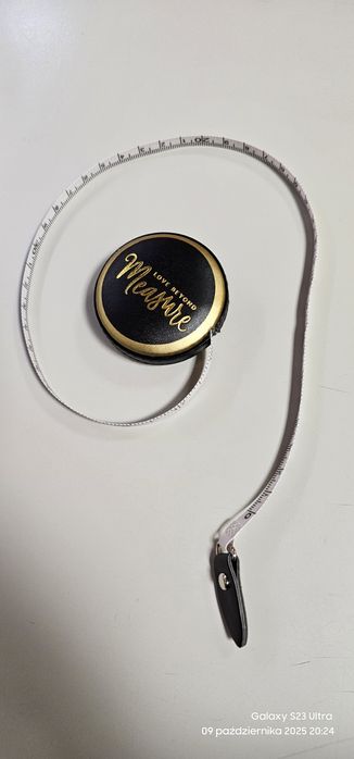 Mała miarą 1,5m automatyczna w skurzananej oprawie.