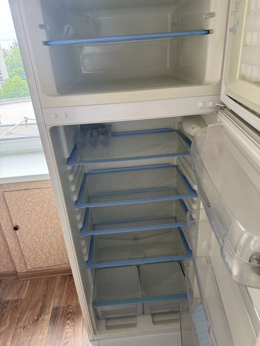 Холодильник Indesit б/у