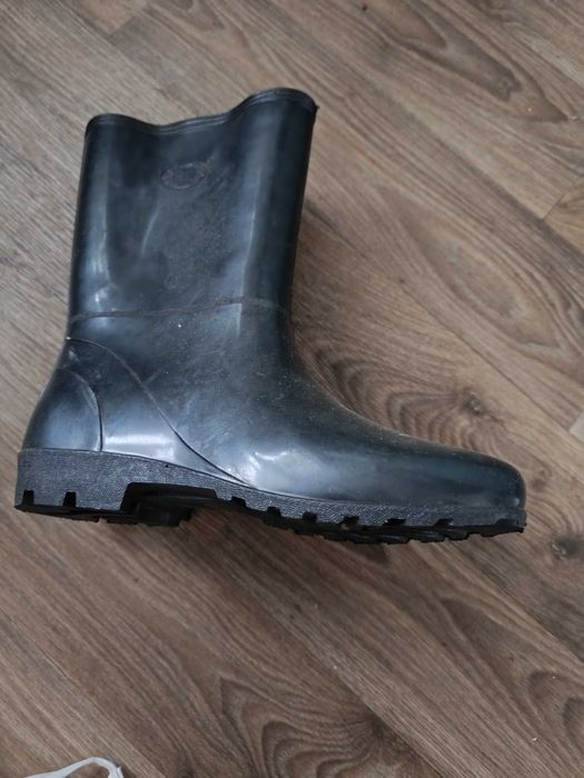 Сапоги резиновые новые