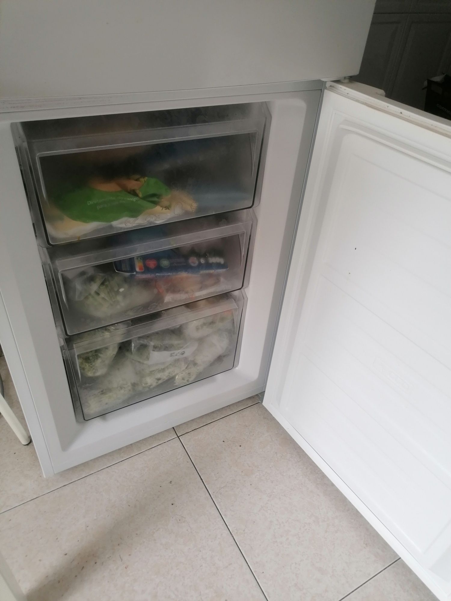 Frigorífico combinado Kunft KC8445