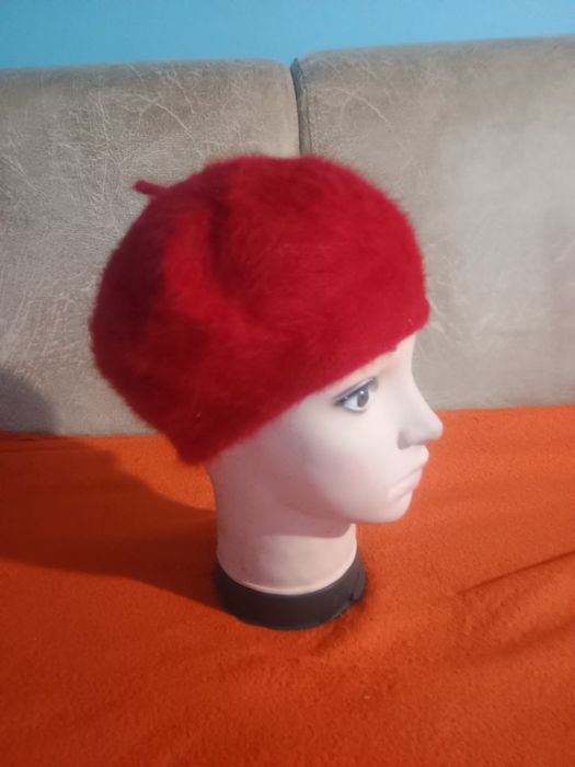 Beret czerwony 30% angora 70% akryl