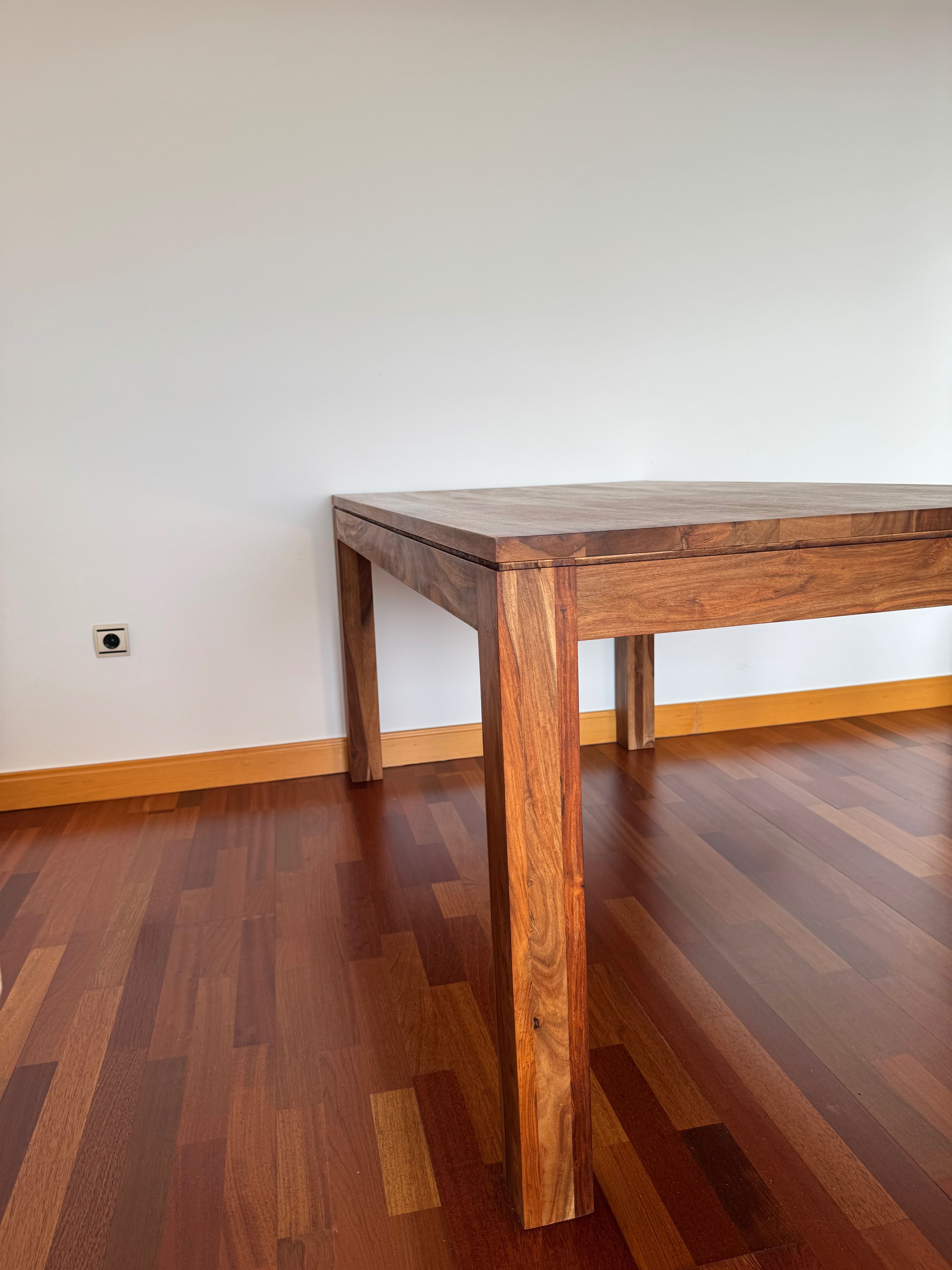 Mesa de jantar 160x90cm