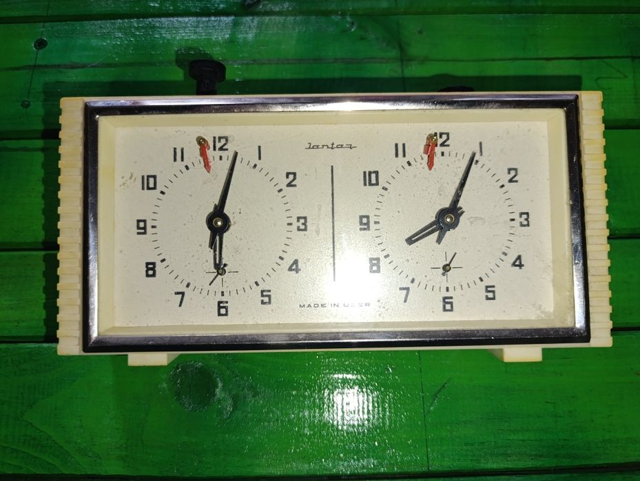 Часы шахматные Янтарь