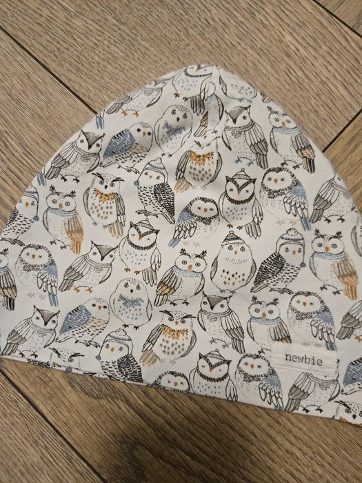 Czapka Newbie rozm. 52/54 sowy, 2-10 lat