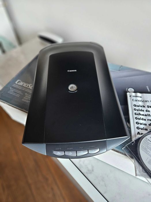 Skaner 4200F Canon