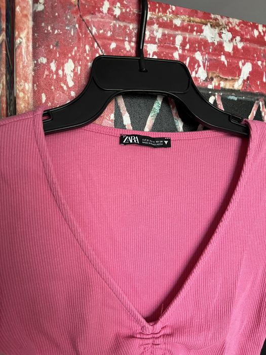 Różowy damski top na krótki rękaw z prążkowanego materiału Zara [S]