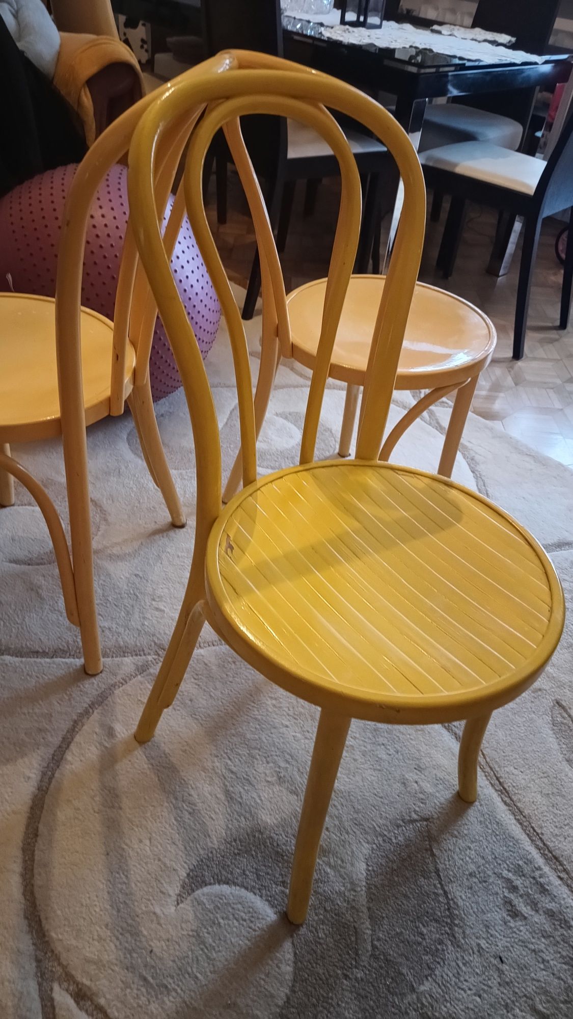 Krzesła drewniane żółte PRL vintage
