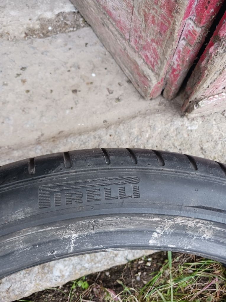 Vendo pneus semi-novos 225/40/20 Pirelli