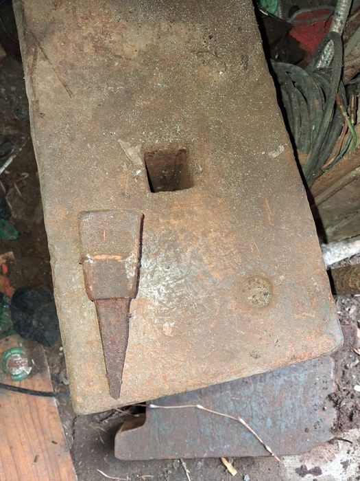 Stare kowadło kowalskie