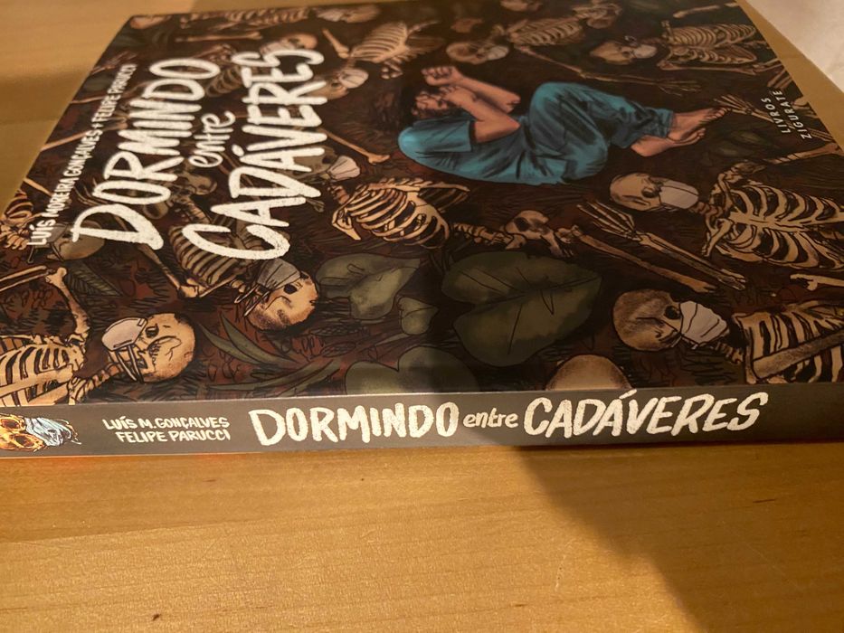 Dormindo entre Cadáveres
de Luís Moreira Gonçalves e Felipe Parucci
